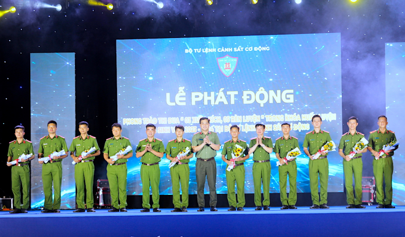 Phát động tân sinh viên 