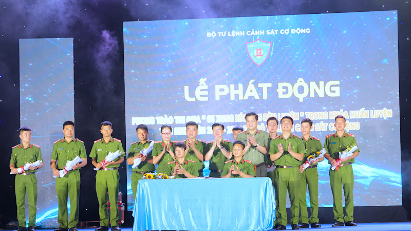 Phát động tân sinh viên 