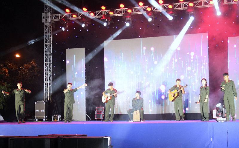 Phát động tân sinh viên 