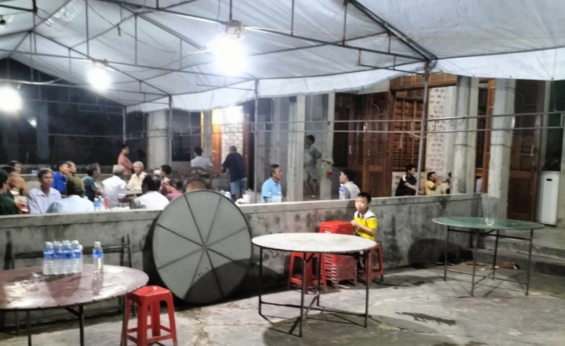 Hai ông cháu đi thả lưới bị nước cuốn thương tâm -0