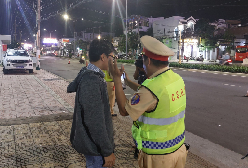 Sóc Trăng tổng kiểm soát ma túy, nồng độ cồn người điều khiển phương tiện giao thông trên địa bàn  -1
