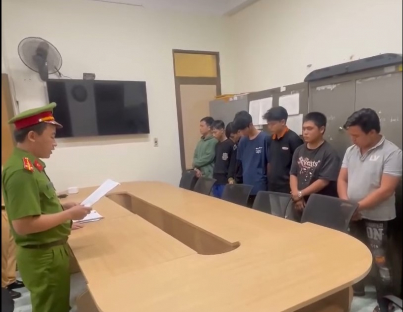 Khởi tố 6 đối tượng tụ tập, nẹt pô, rú ga gây rối trật tự công cộng -0