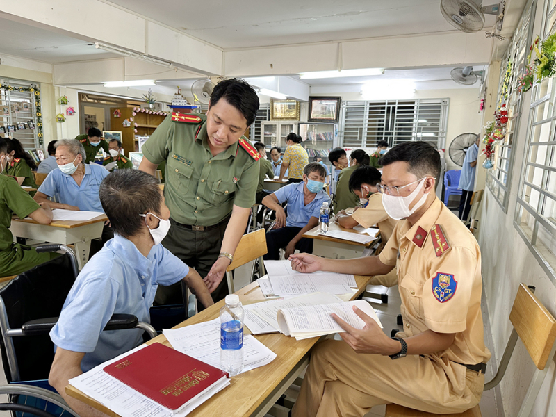 Tháo gỡ vướng mắc để cấp CCCD cho các nhân khẩu đặc biệt -0