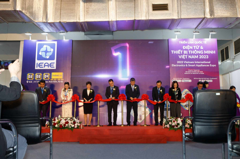 Hơn 200 doanh nghiệp tham gia Triển lãm quốc tế điện tử IEAE Hà Nội 2023 -0
