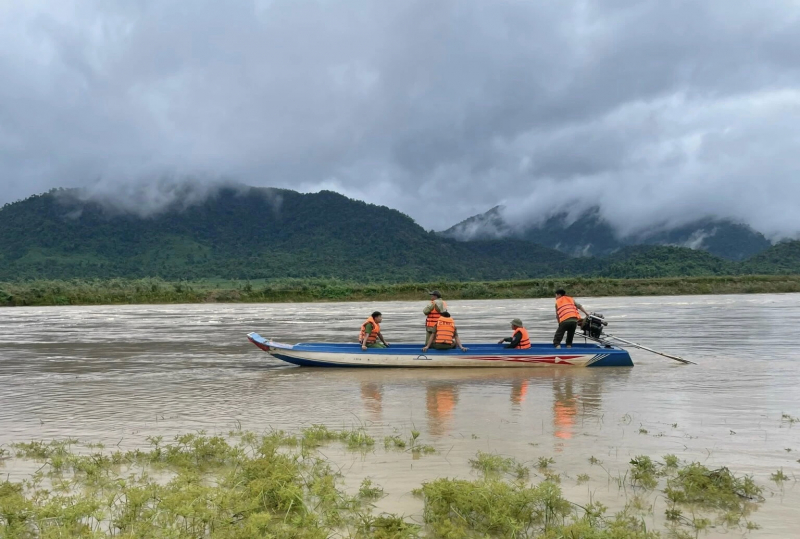 Lật xuồng ở lòng hồ thủy điện Sông Hinh, một phụ nữ mất tích -0