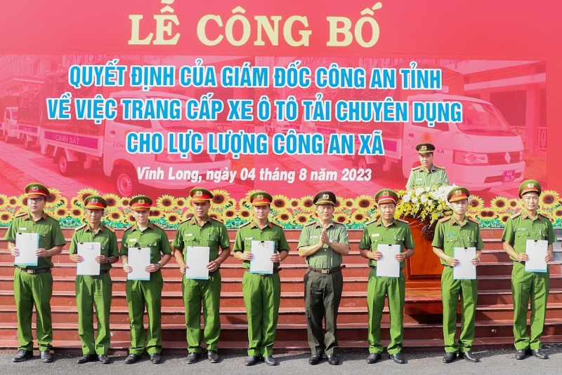 z4840615452451_b9e1336d73b973de9bf79e71b4f41ed6.jpg -0