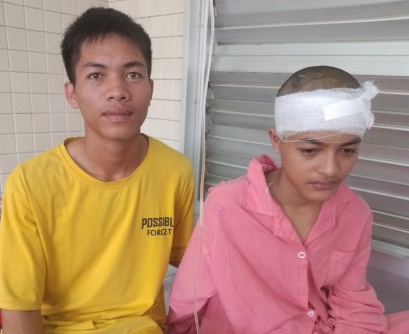 Thượng úy Công an quyên góp tiền hỗ trợ thiếu niên người Ê đê lâm bệnh hiểm nghèo -0