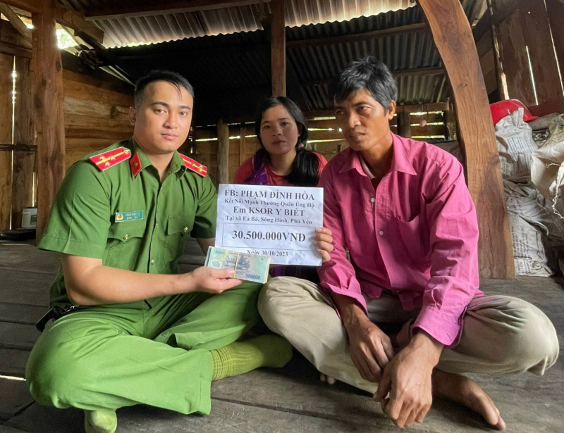 Thượng úy Công an quyên góp tiền hỗ trợ thiếu niên người Ê đê lâm bệnh hiểm nghèo -0