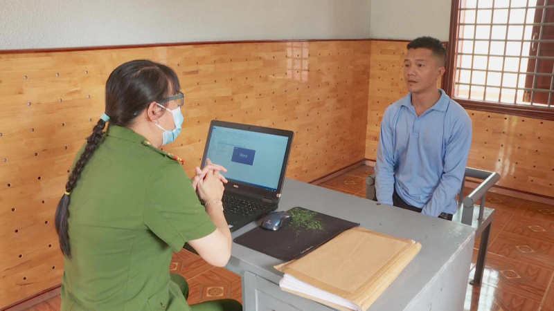 Được nhờ đến bắt kẻ ném chất bẩn vào nhà, 2 người đàn ông gây ra án mạng -0