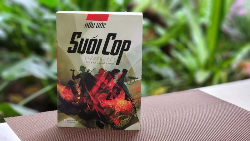 Trung tướng, nhà văn Hữu Ước ra mắt “Suối Cọp” -0