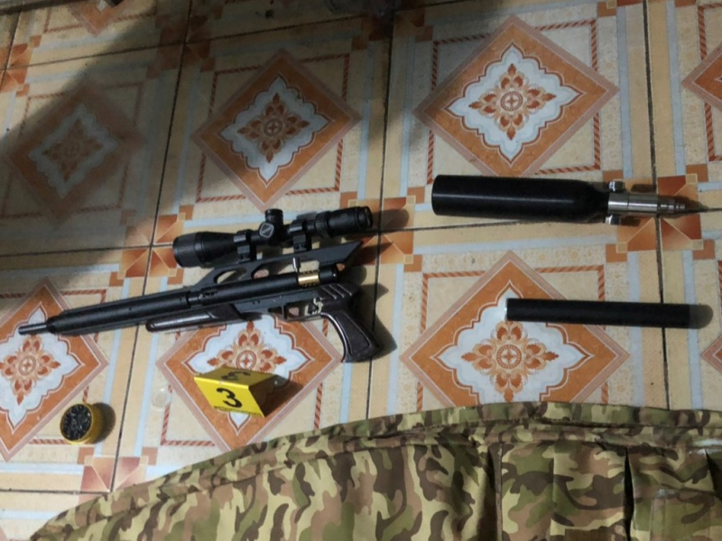 Mâu thuẫn khi ăn nhậu, chủ tiệm internet dùng súng hơi bắn bị thương người khác -0