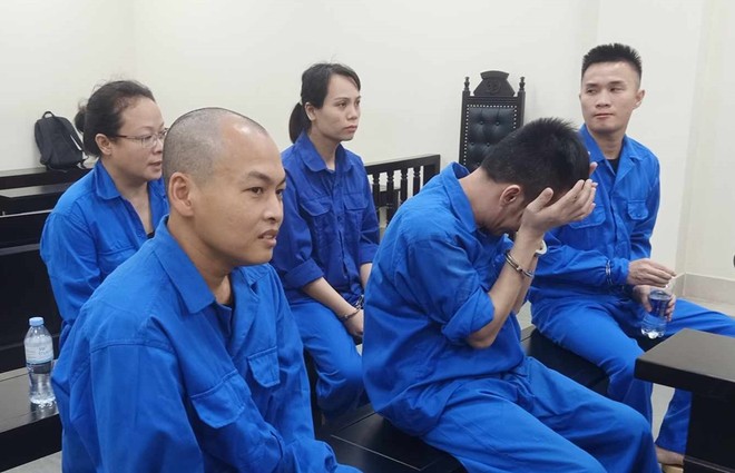 Thuê rồi chiếm đoạt hai ô tô tự lái, nhiều bị cáo lĩnh án nặng  -0