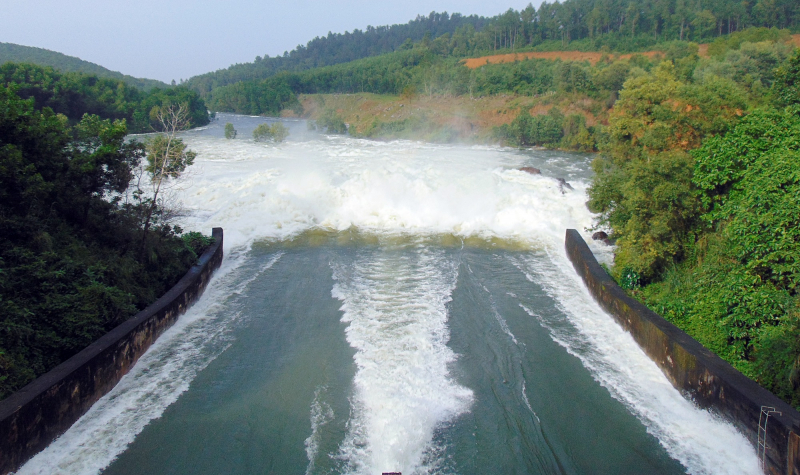 Hồ Phú Ninh vận hành xả tràn, Quảng Nam cảnh báo ngập lụt cục bộ -0