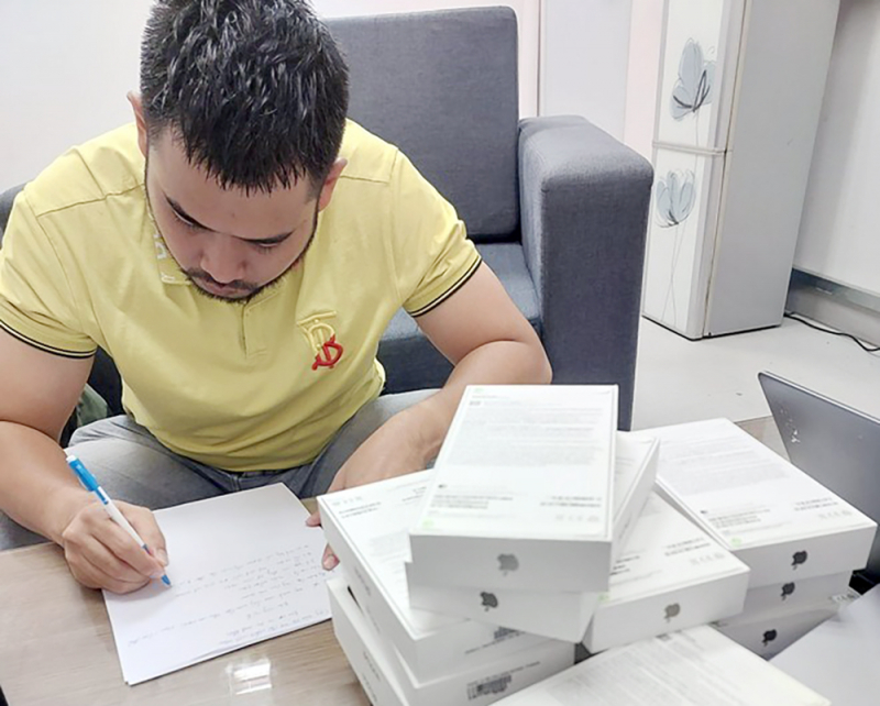 Nhiều vụ buôn lậu điện thoại với số lượng lớn được triệt phá như thế nào? -0