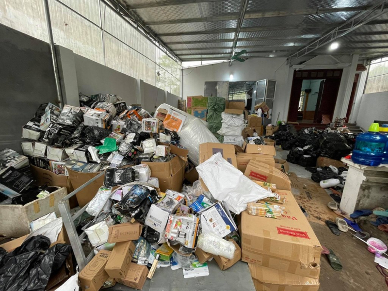 Phát hiện nhiều điểm kinh doanh sản phẩm giả mạo nhãn hiệu -0