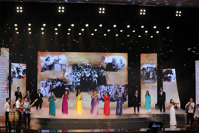 Chương trình  “Hồ Chí Minh - Hành trình khát vọng 2023”: Tôn vinh các điển hình tiêu biểu toàn quốc -0