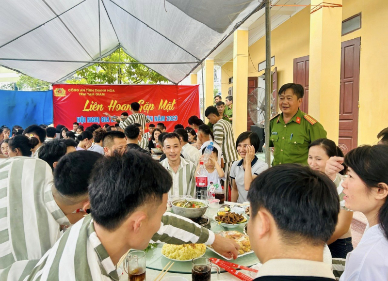 Thắp sáng niềm tin từ “Hội nghị gặp gỡ gia đình phạm nhân” -0