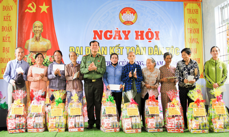 Chủ nhiệm Ủy ban Quốc phòng và An ninh dự Ngày hội Đại đoàn kết toàn dân tộc tại Khánh Hòa -0