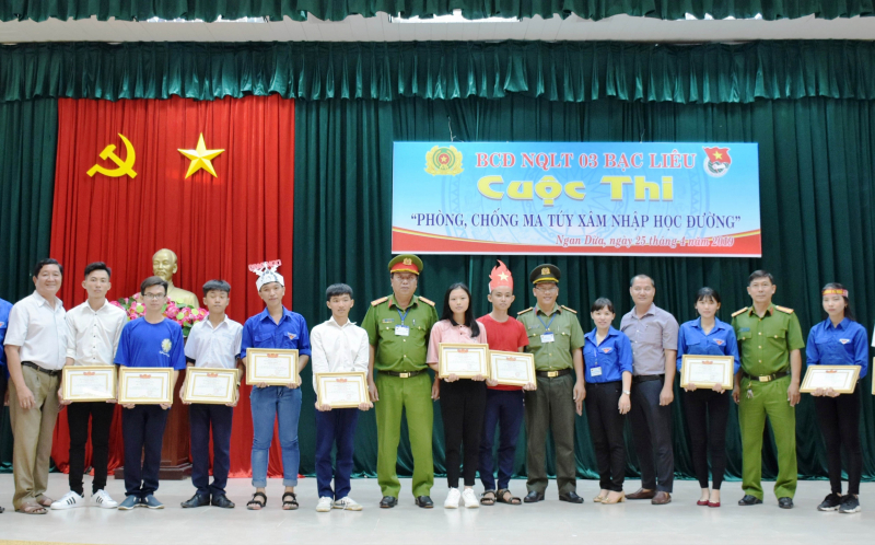 Bạc Liêu đưa gần 400 đối tượng đi cai nghiện ma túy -0