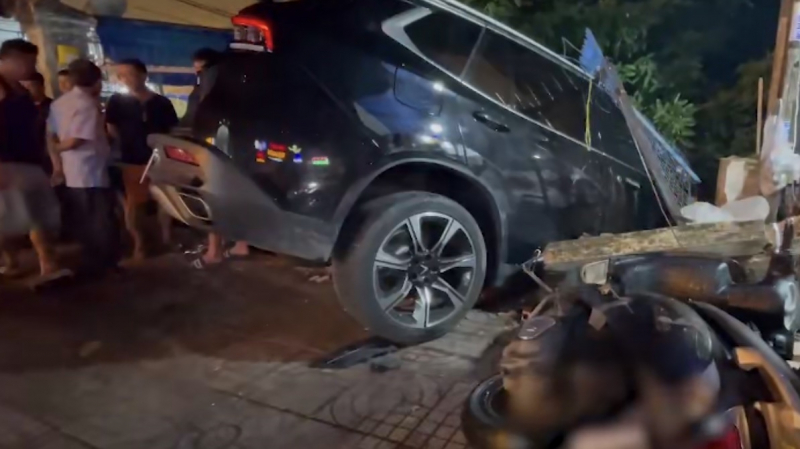 Khởi tố tài xế xe ô tô nhậu say tông hàng loạt phương tiện khiến 3 người thương vong -0