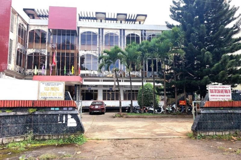 Nhân viên hợp đồng nhận bôi trơn để xử lý “ưu tiên” hồ sơ đất đai -0