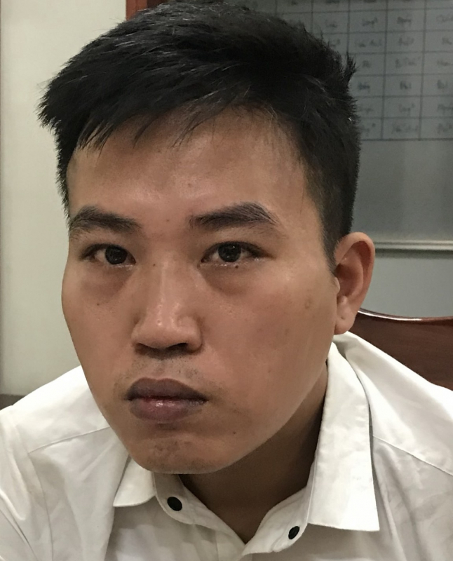 Vờ mượn điện thoại của lái xe công nghệ cao để chiếm đoạt -0