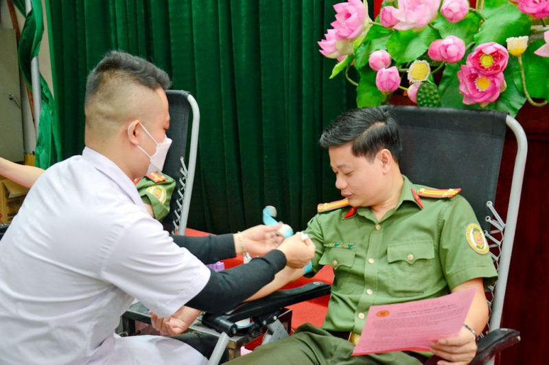 Công an Cửa khẩu Cảng hàng không Quốc tế Nội Bài hiến máu tình nguyện -0