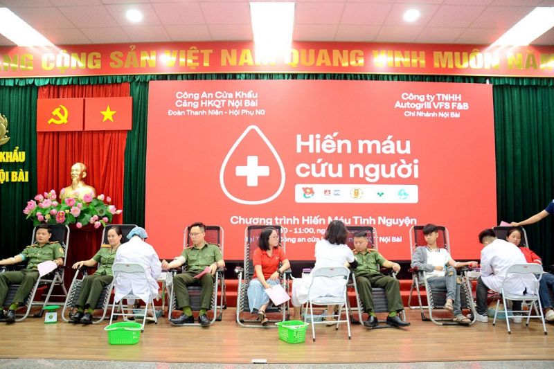 Công an Cửa khẩu Cảng hàng không Quốc tế Nội Bài hiến máu tình nguyện -2