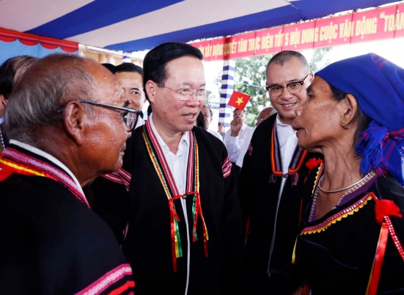 Giương cao ngọn cờ đại đoàn kết toàn dân tộc, xây dựng đất nước giàu mạnh -0