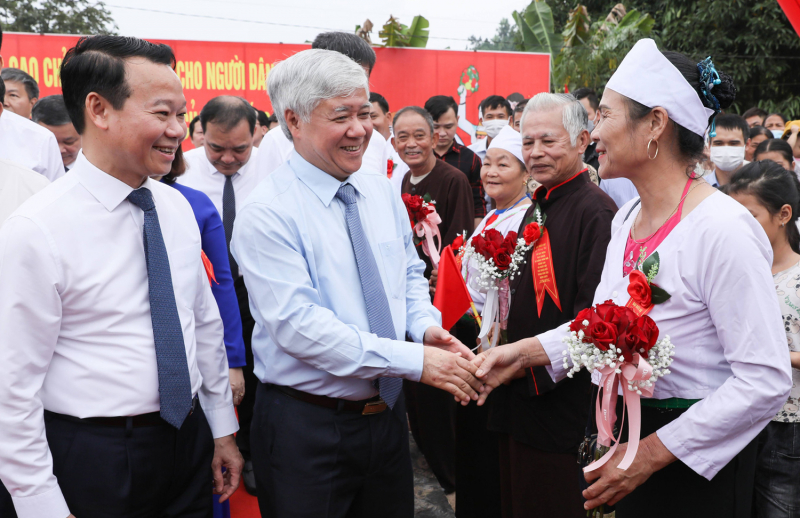 Giương cao ngọn cờ đại đoàn kết toàn dân tộc, xây dựng đất nước giàu mạnh -0