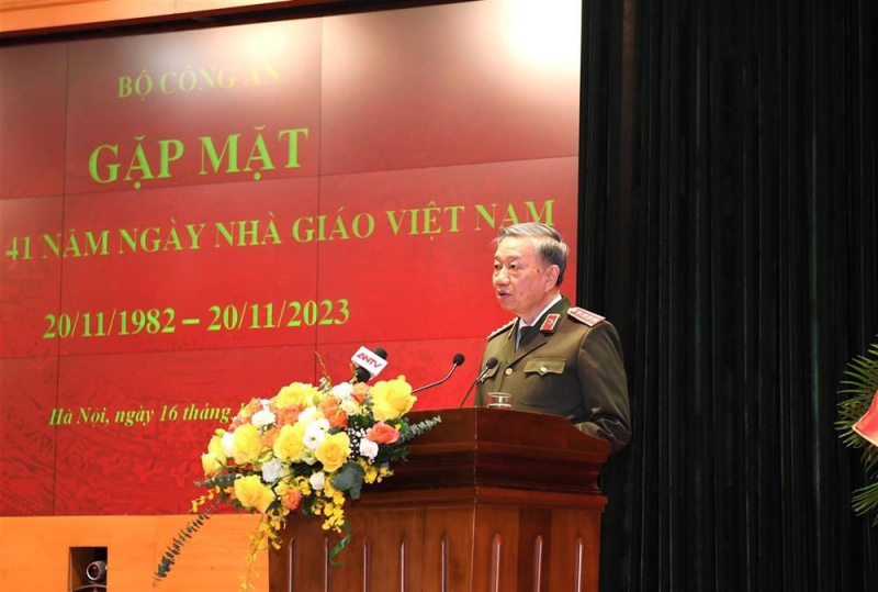 Minister To Lam hosts lecturers from public security educational and training institutions -0