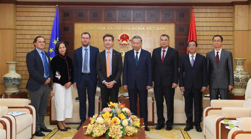Minister To Lam receives Ambassador of the European Union to Vietnam -0