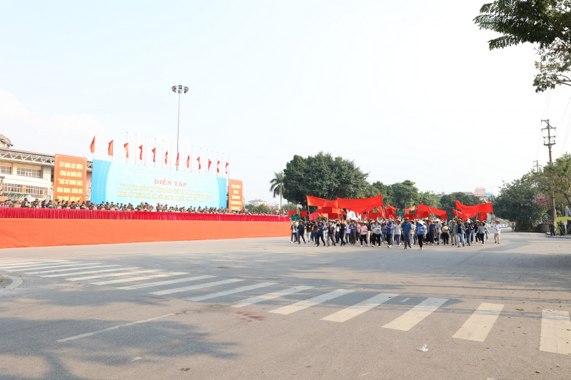 Huy động gần 1.500 người tham gia diễn tập khu vực phòng thủ tỉnh Ninh Bình -0