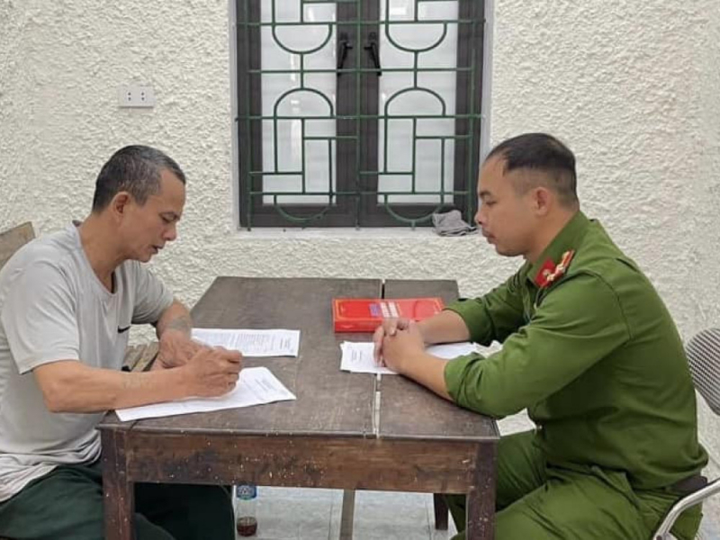 Lừa bán đất nghĩa trang, chiếm đoạt hàng trăm triệu đồng -0