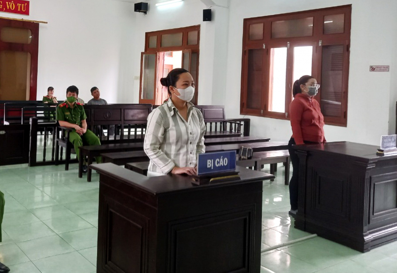   Hai lần diễn trò lừa đảo một nữ bị cáo lãnh chồng án… năm tù -0