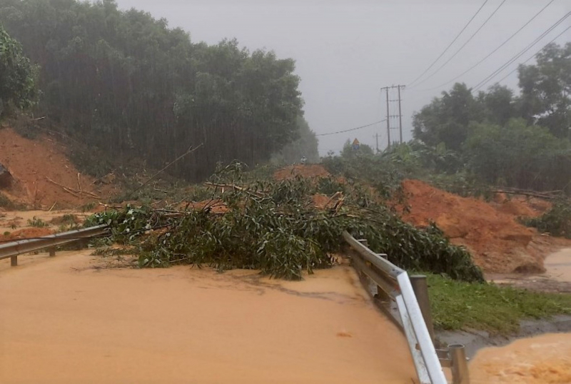 Thừa Thiên Huế cảnh báo mưa lớn, ngập lụt diện rộng, sạt lở đất -0