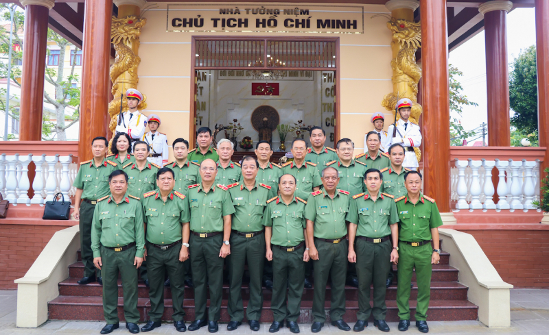 Cụm thi đua số 9 tổng kết phong trào thi đua Vì an ninh Tổ quốc năm 2023 -0