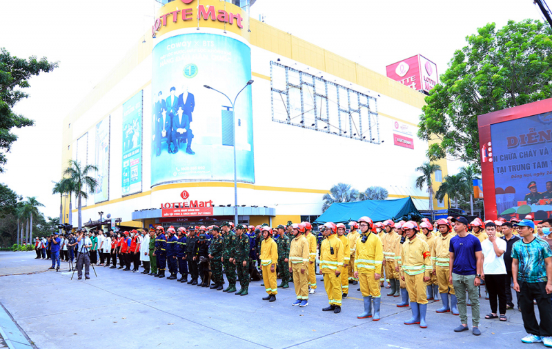 Đồng Nai: Gần 1.200 CBCS và người dân diễn tập phương án chữa cháy và CNCH -0