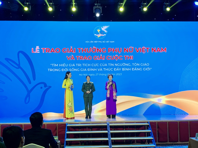 phụ nữ 1.jpg -0