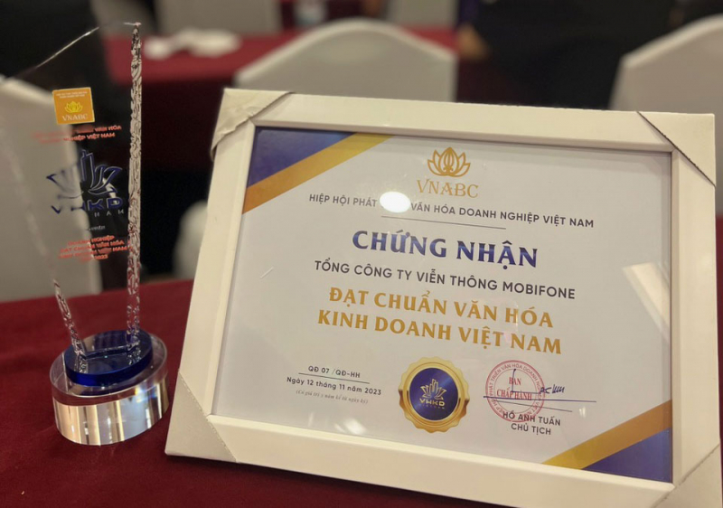 MobiFone được tôn vinh “Doanh nghiệp đạt chuẩn văn hóa kinh doanh Việt Nam” 2023 -0