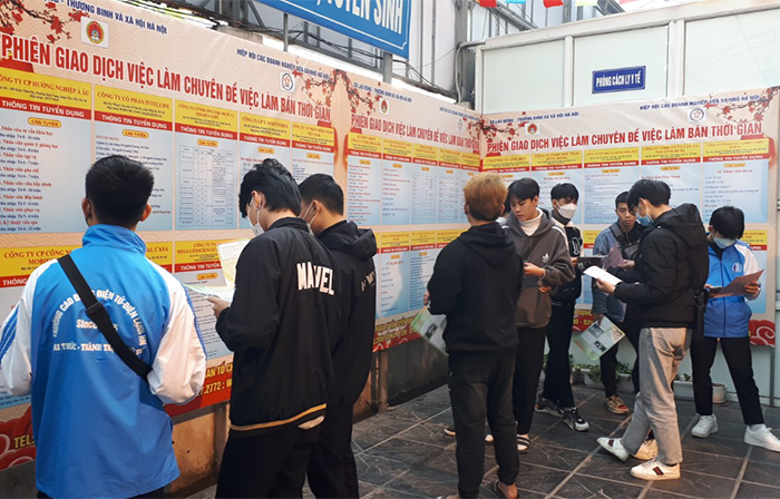 Tuyển dụng lao động cuối năm dần sôi động -0