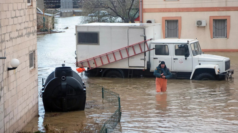 Bão tuyết càn quét Ukraine -0