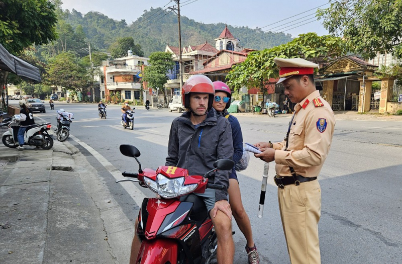 äáº£m báº£o an toã n giao thã´ng næ¡i ä‘á»‹a ä‘áº§u tá»• quá»‘c (2).jpg -0