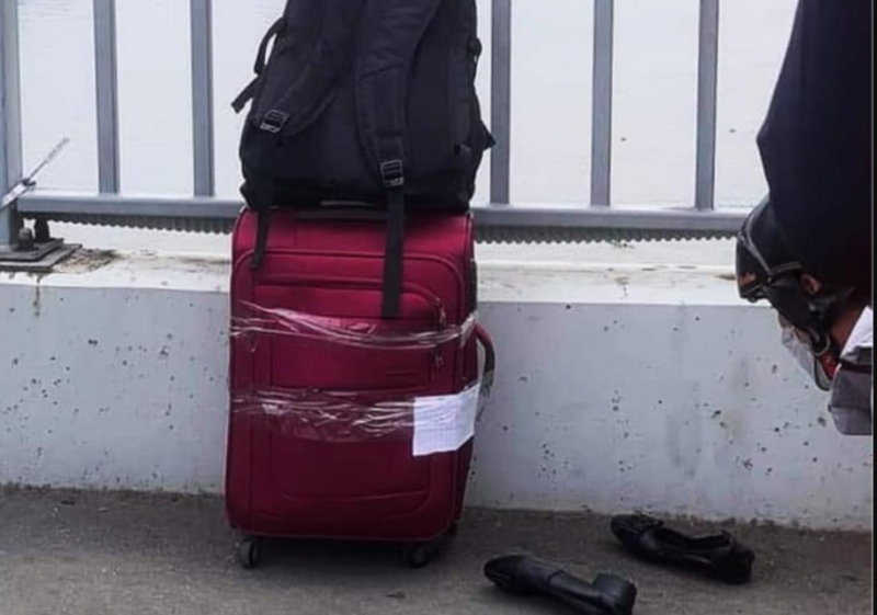 Thuyền trưởng và du khách nước ngoài cứu người phụ nữ nhảy sông Sài Gòn -0