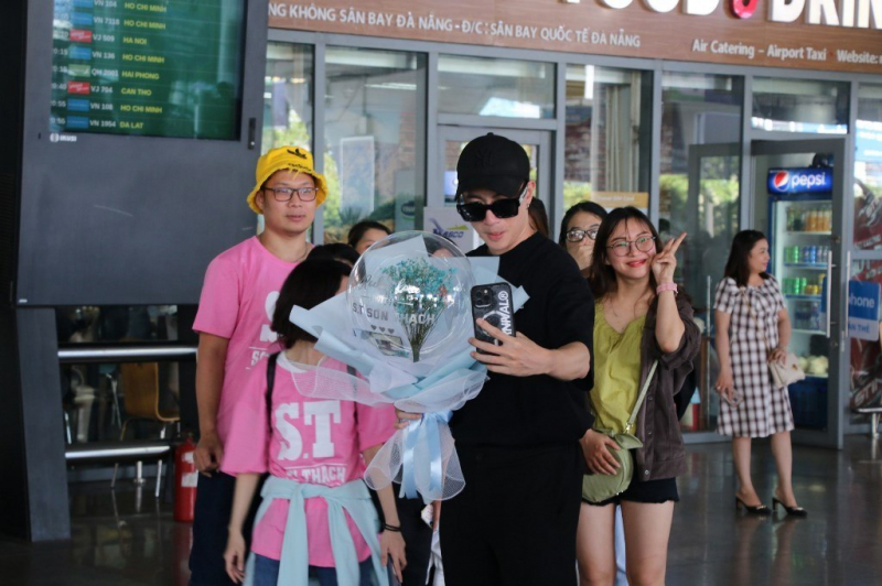 Sân bay quốc tế Đà Nẵng hạn chế đưa tiễn hành khách để giảm ùn tắc -0