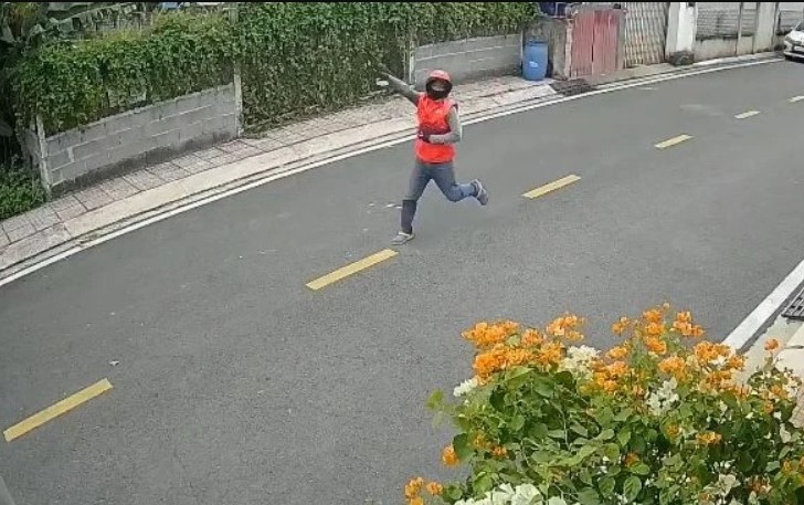 Không rút chìa khóa, shipper mất xe, mất luôn giỏ hàng -0