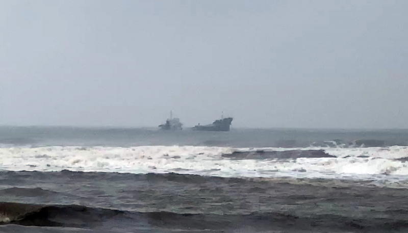 Ngăn ngừa sự cố tràn dầu tại vị trí tàu NAM PHÁT 01 bị chìm -0