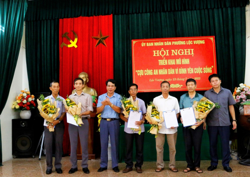 Phát huy vai trò của người dân trong công tác bảo đảm an ninh trật tự -0