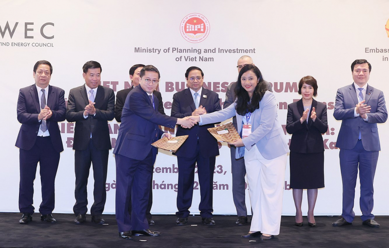 Thủ tướng: Việt Nam là địa điểm tin cậy để đầu tư, thúc đẩy chuyển đổi xanh -0