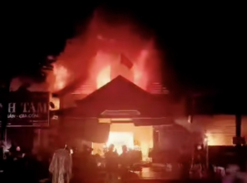 Cháy chợ lớn nhất huyện miền núi Nam Đông	 -0